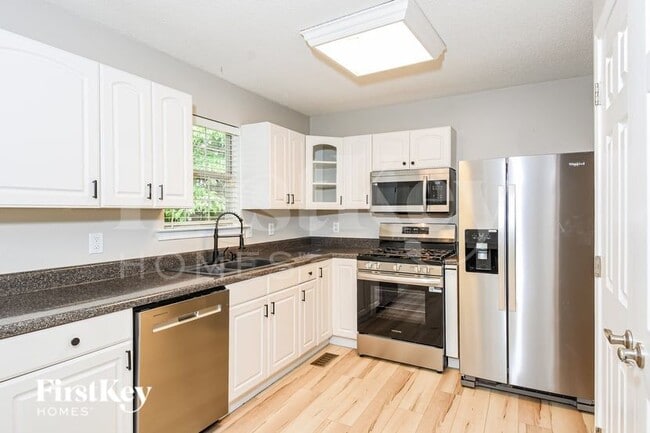 10 Piedmont Ln