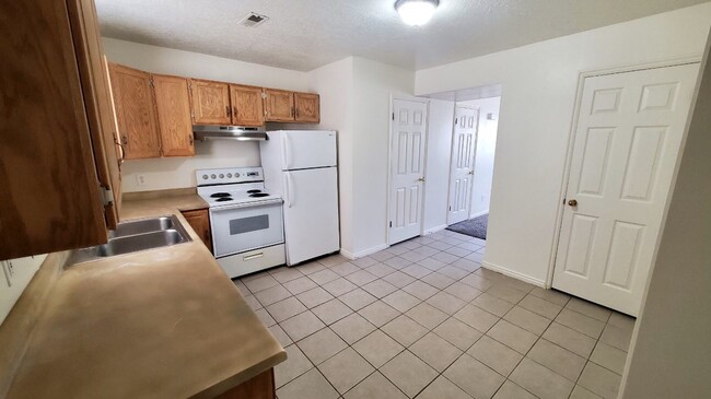 Kaysville #3 - Kaysville #3 Condo Unit 690