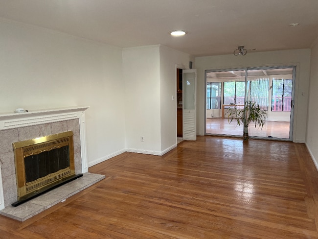 Photo - 25841 Bryn Mawr Ave
