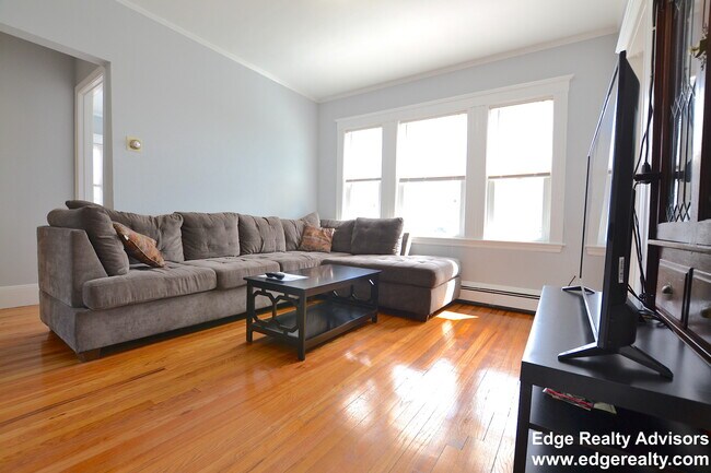 Photo - 68 S Crescent Circuit Cres Unit 2