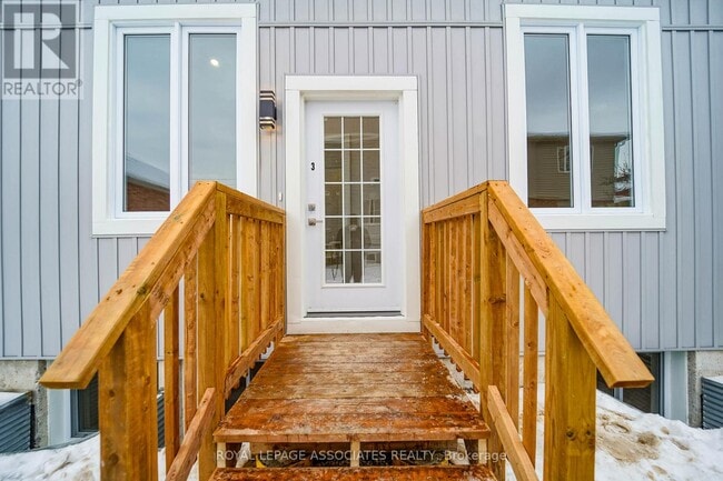 Photo - 35 St George St