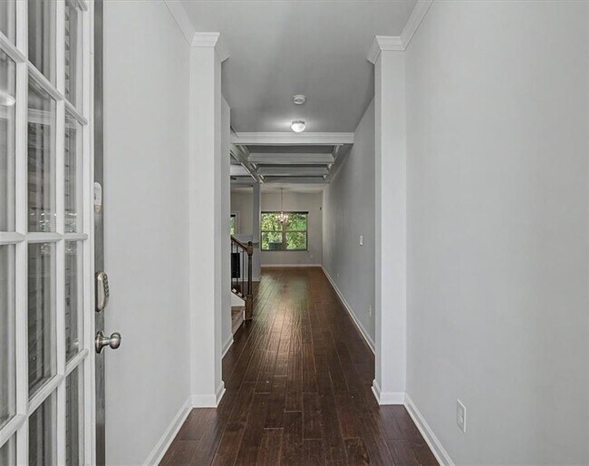 1305 Chase Ln