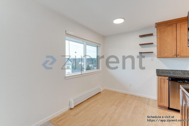 Photo - 911 N 73rd St