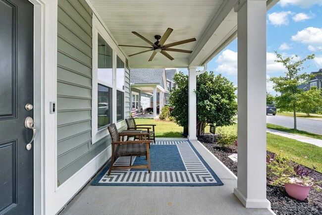 Photo - 164 Garden Lily Ln