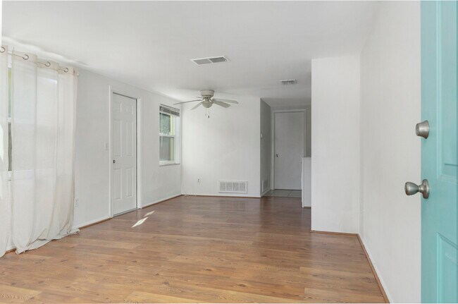 Photo - 617 Lyndhurst St