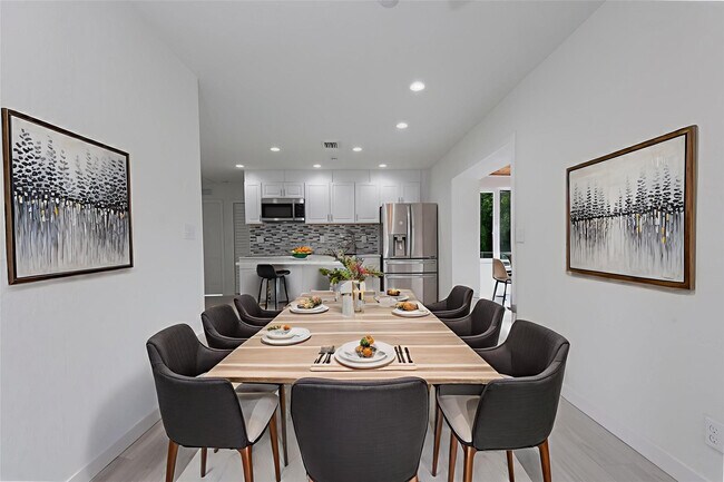 Photo - 713 SW 4th Ct