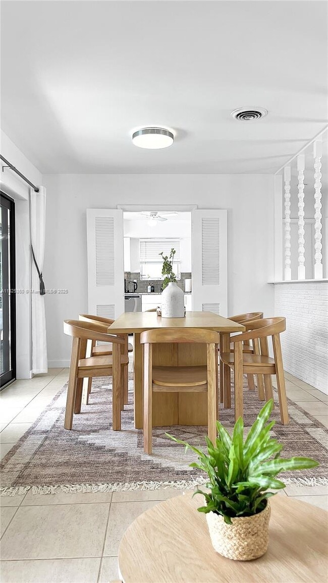 Photo - 151 SE 9th Ct