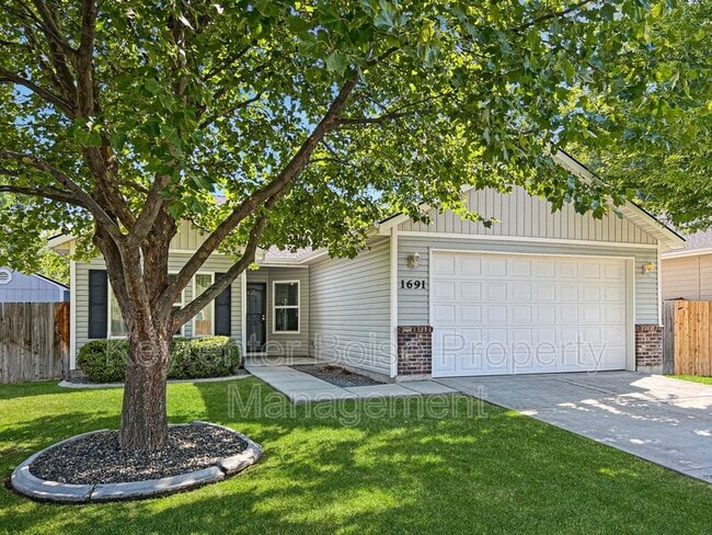 Building Photo - 1691 E Daulby St