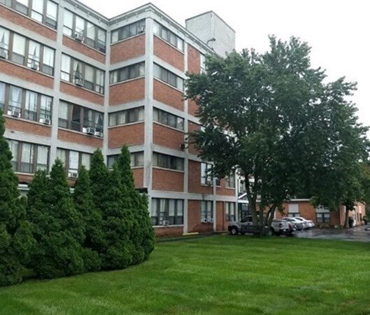 60 N Main St Unit 105