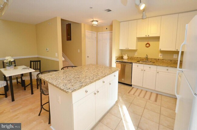 Kitchen / Dining Area - 9486 Virginia Center Blvd Unit Marquis  420