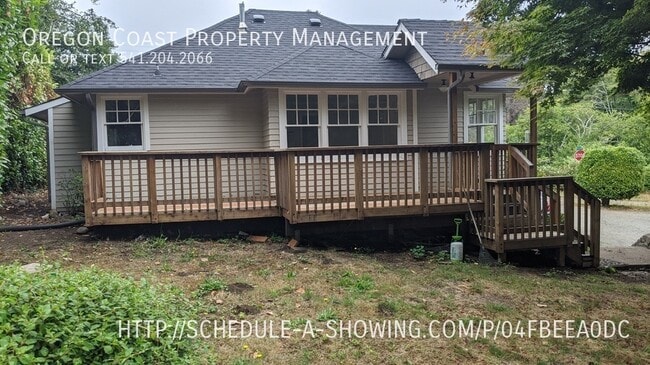 Photo - 4931 NE I Ave