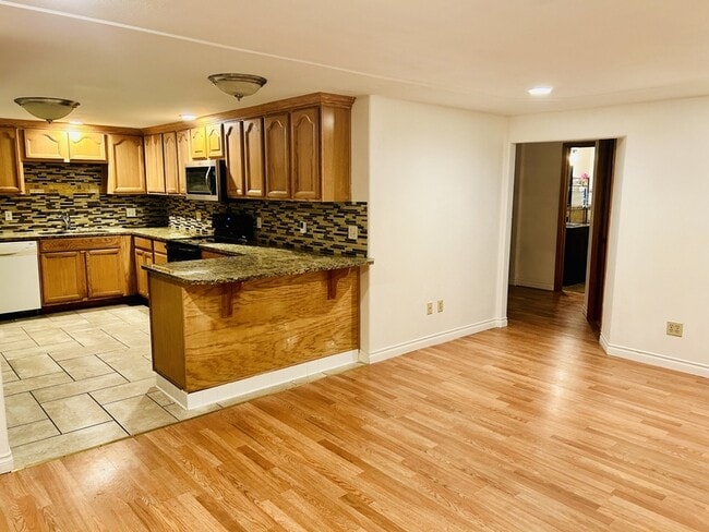 Photo - 14700 SE Mill St