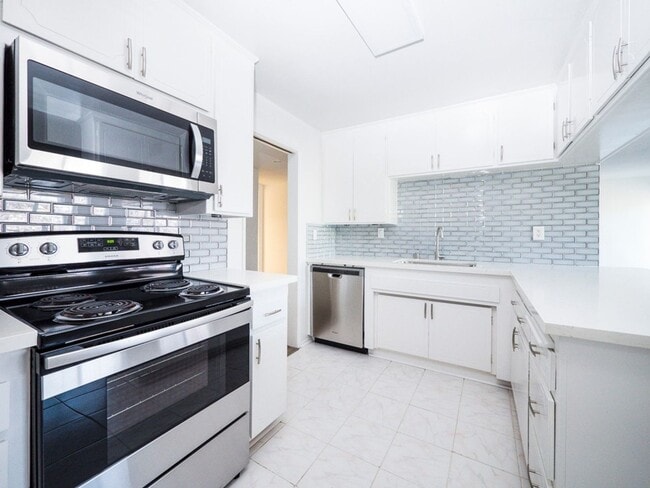 Building Photo - 1641 Veteran Ave