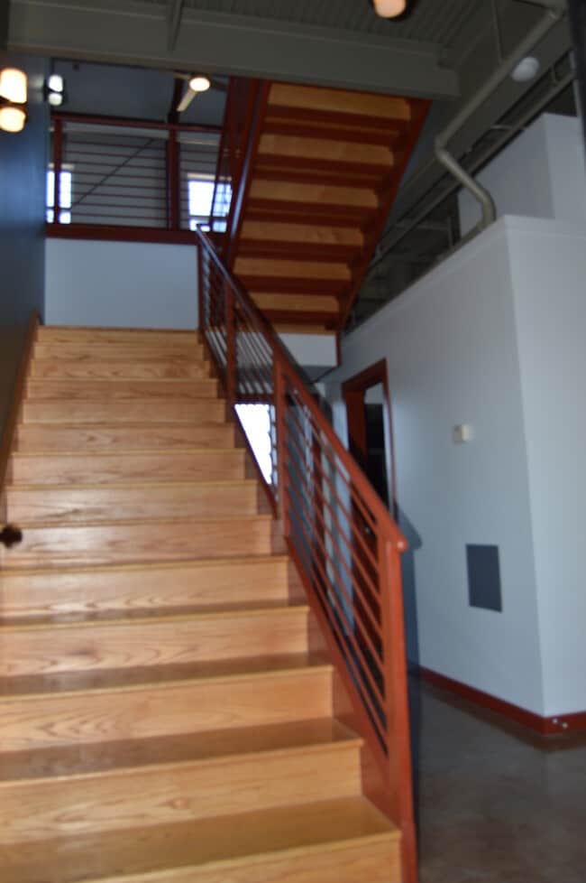 Escaleras en la entrada - 525 S School Ave Unidad MB 440
