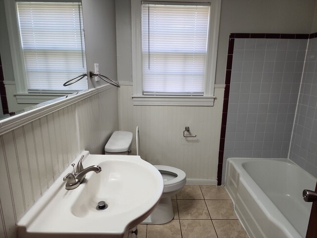 Photo - 18 Montclair Dr