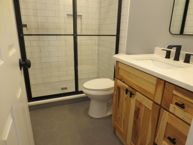 Photo - 1959 W 58th St