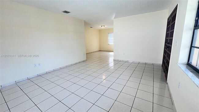 Photo - 2820 SW 25th St Unit 2820