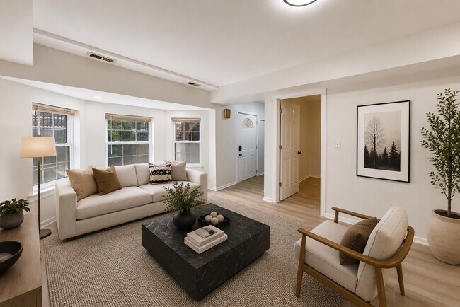 Photo - 3115 N Oakley Ave
