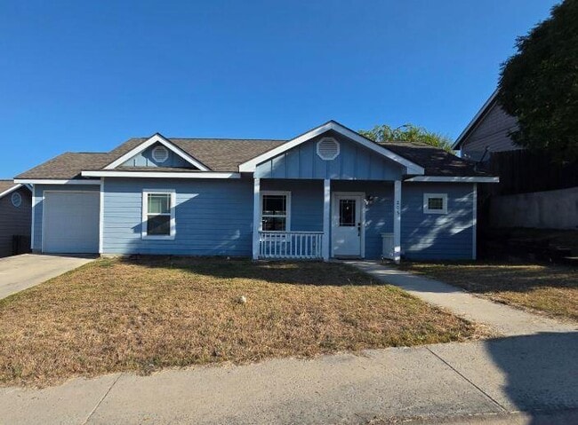 Photo - 205 Ivy Ln