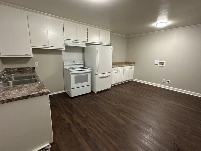 Photo - COMING SOON: Spacious 2 bedroom apartment