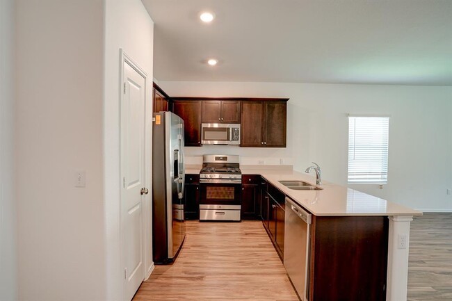 7603 Ivy Trellis Trl