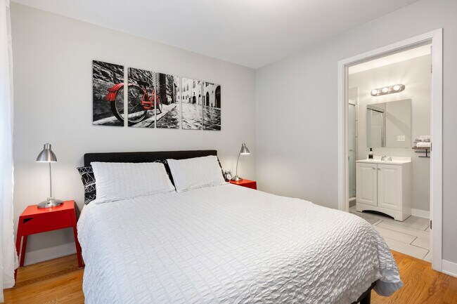 Photo - 2440 W 24th Pl Unidad 1F