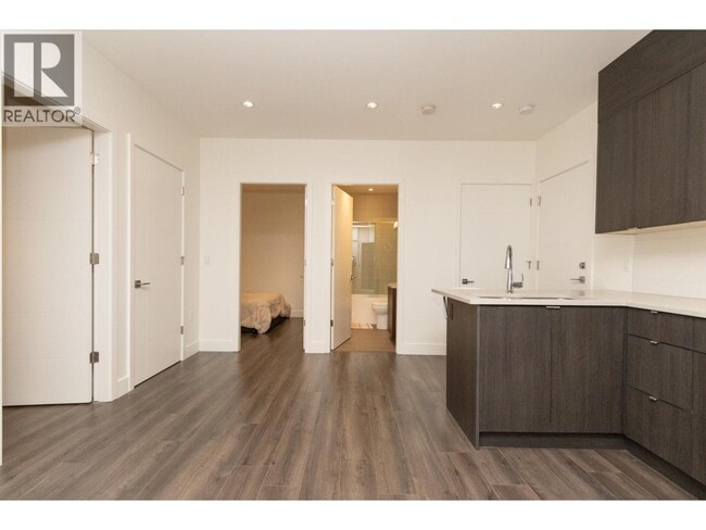 Photo - 7230 Kitchener St