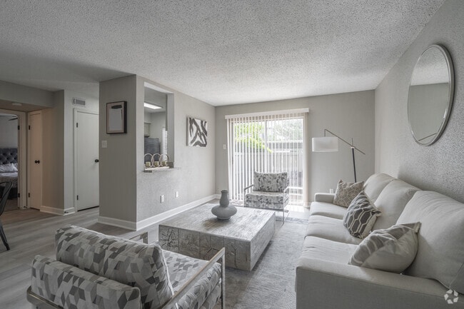 1BR, 1BA - 700SF