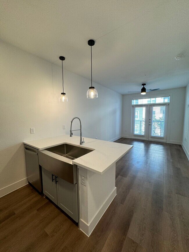 Photo - 305 Maple St Unit 13054