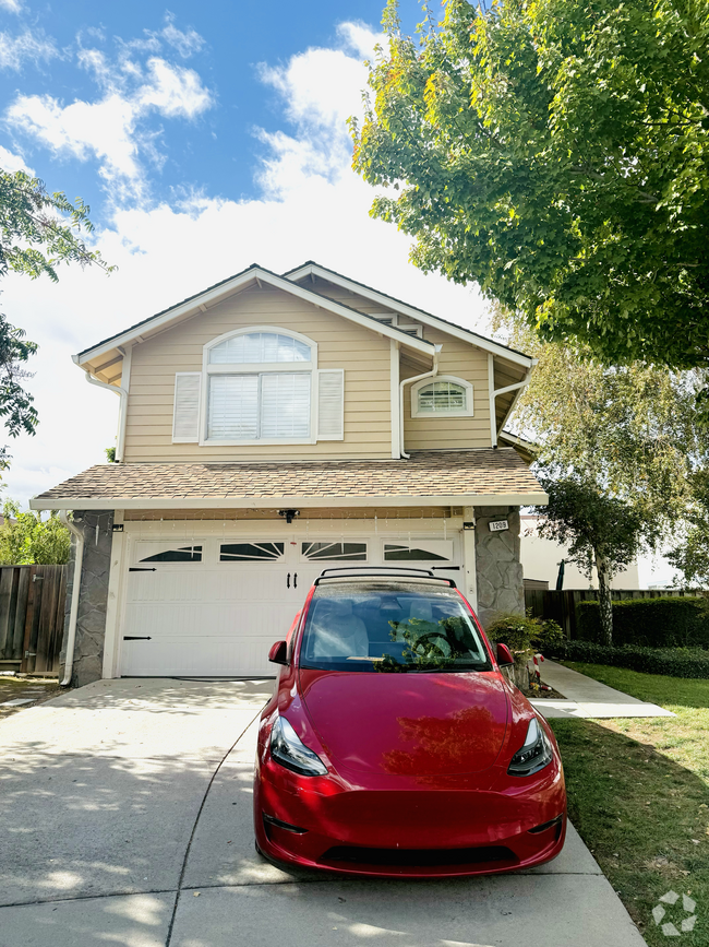 Building Photo - Milpitas Home