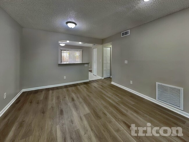 Photo - 16128 Foxfire Dr