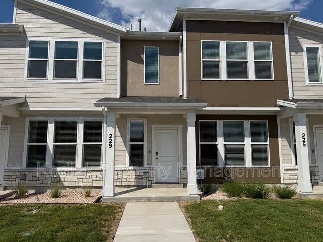 Building Photo - 229 W 925 N