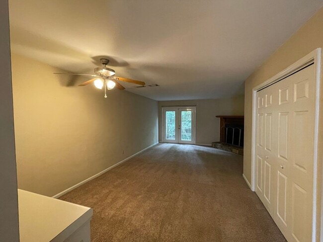 Photo - 2 Bedroom, 1 Bath Townhome Minutes from AU and Downtown!