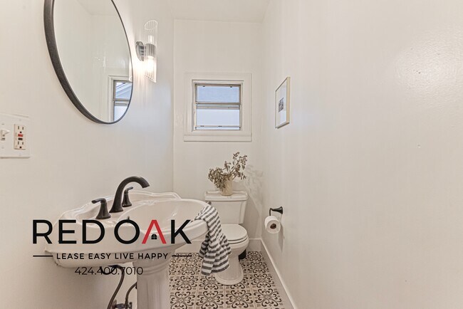 Photo - ~1 Month FREE~ Amazing Four Bedroom with a... Unidad 1055