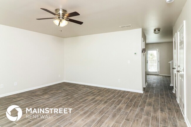 Photo - 404 Scenic View Ct