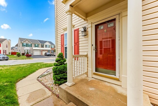 Photo - 210 Eisenhower Ct