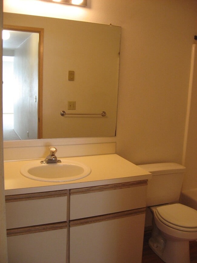 Photo - 970 SE Ireland St Unidad #101