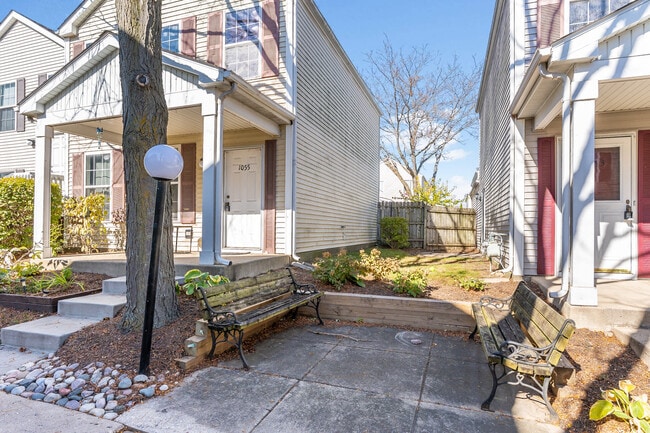 Photo - 1053 Symphony Dr