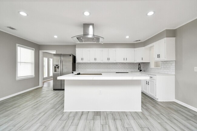 Photo - 8034 Ridgeview Dr