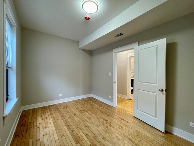 Photo - 2143 N Keystone Ave Unit 2143 North Keystone Avenu