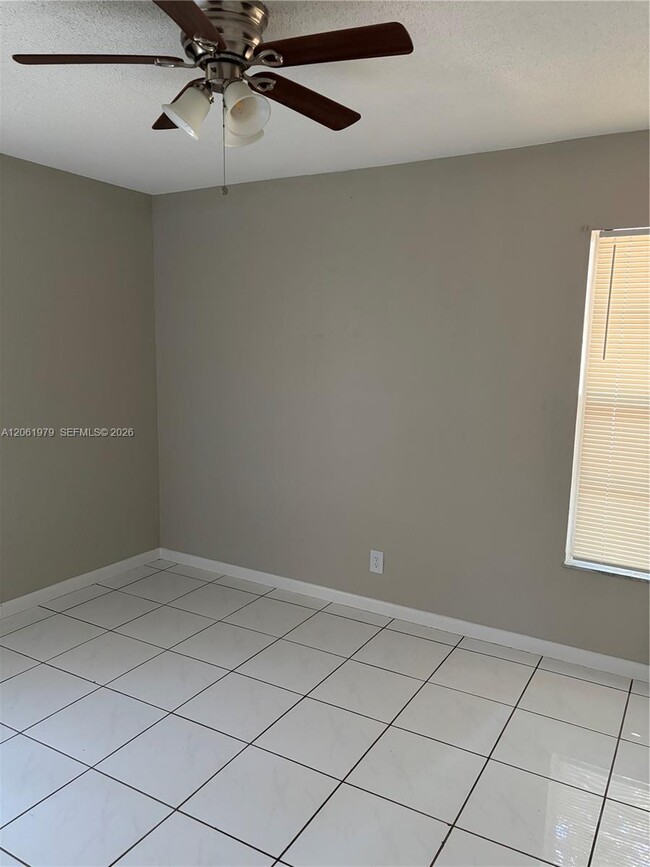 Photo - 1440 SW 41st Ave Unit 1-2