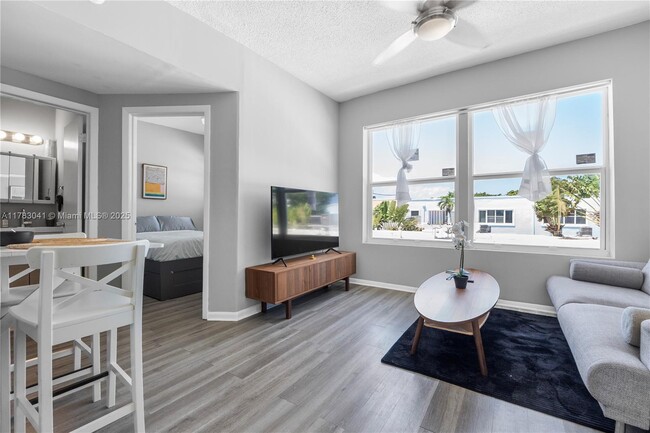 Photo - 1320 Drexel Ave Condo Unit 305