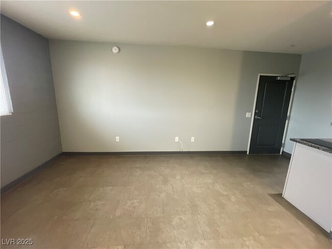 Building Photo - 223 N 9th St Unit 200 Rental