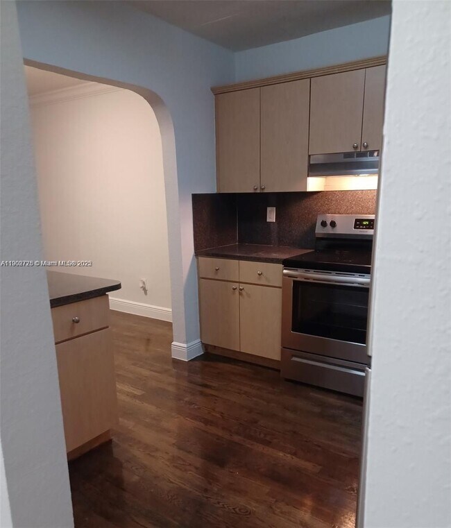 Photo - 980 NE 170th St Unit 204