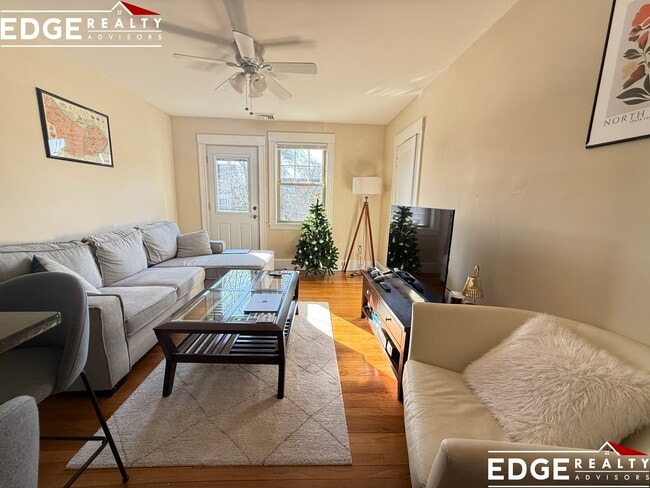 Building Photo - 11 Mapleton St Unit 3