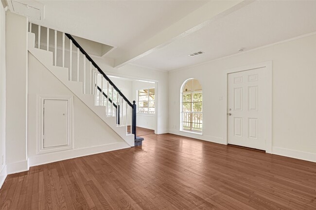 Photo - 7017 Schley St