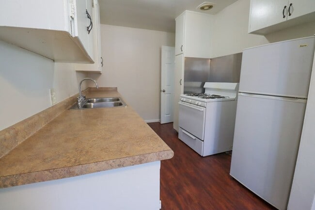 913 W 19th St Unit B