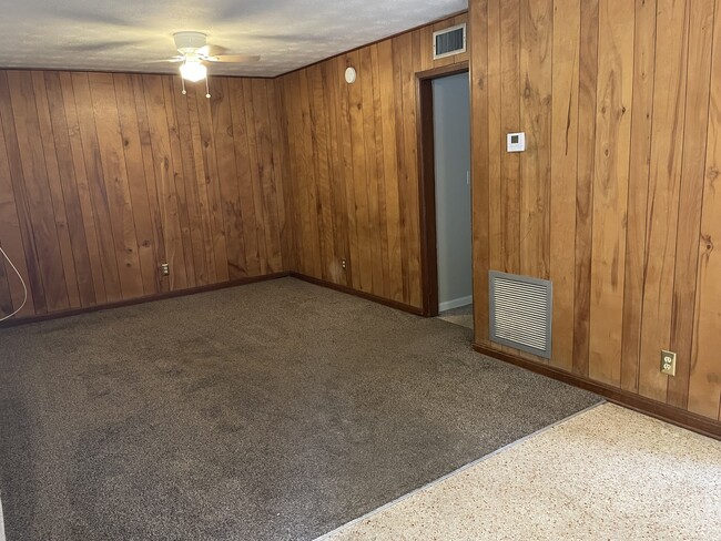 Photo - 2909 Collier Ave