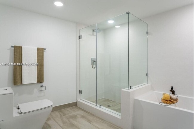 Photo - 9261 E Bay Harbor Dr Unit 503