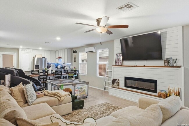 Photo - 140 Maverick Cv